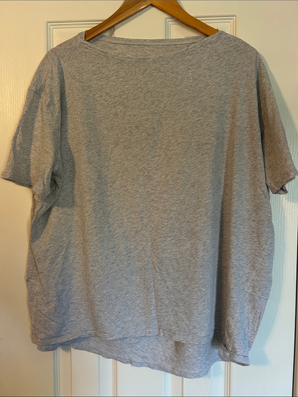 Lululemon women’s tshirt size 10